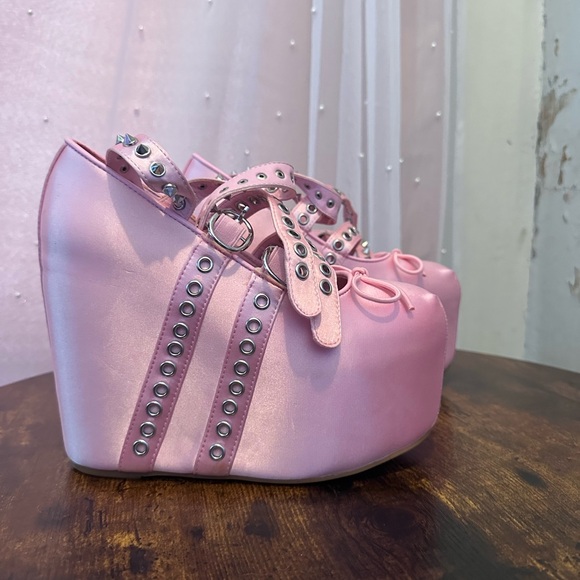 Dolls Kill/Sugar Thrillz Satin Pink Spiky Platform Shoes NWT - Picture 2 of 9